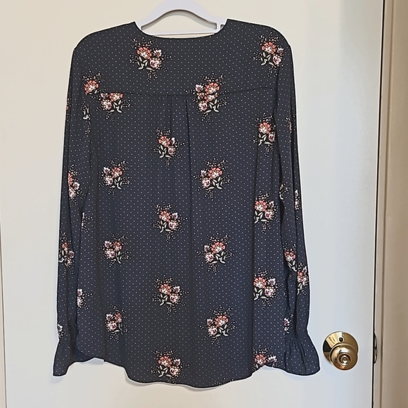 T TAHARI Long Sleeve Blouse - Picture 4 of 7